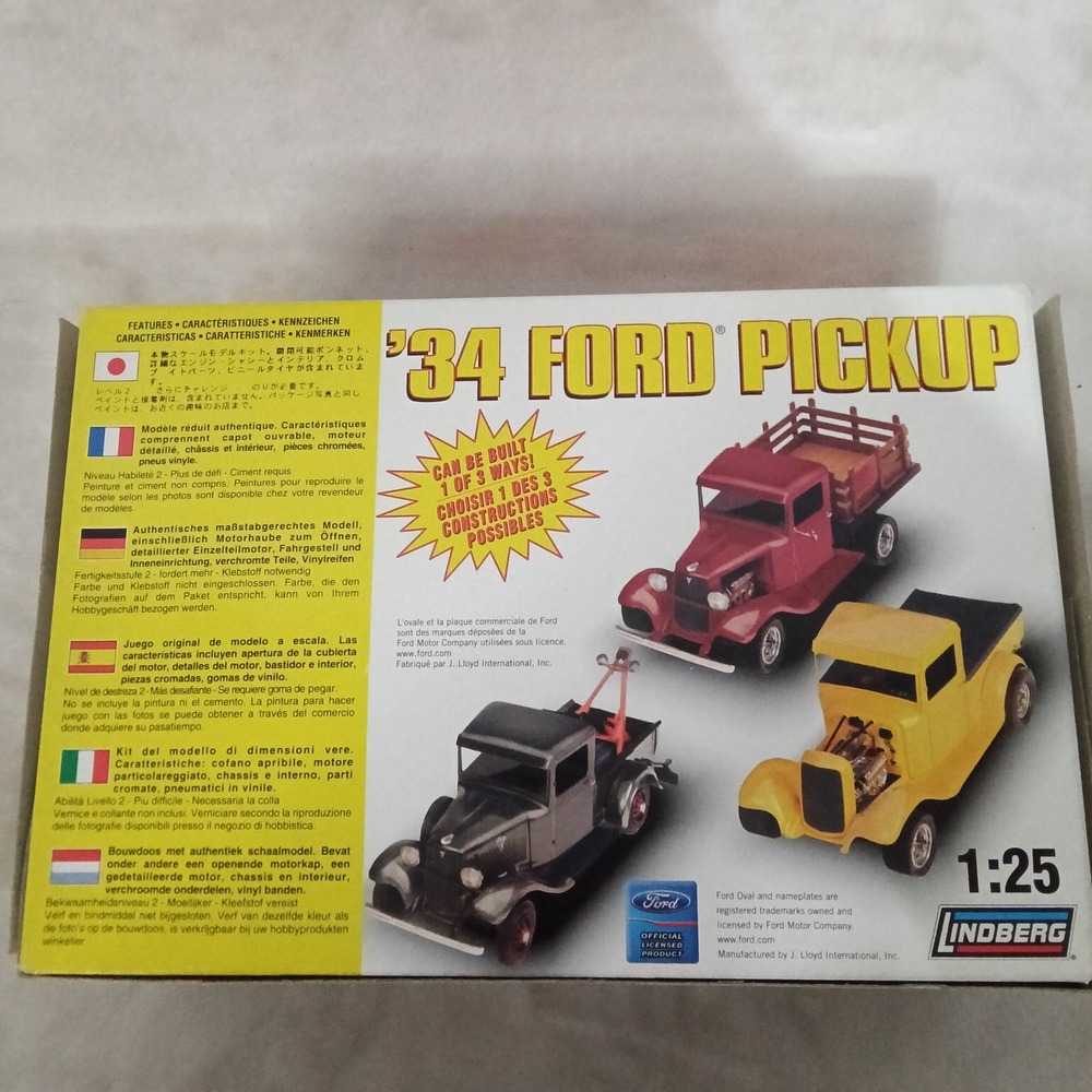 Lindberg 1934 Ford Pickup 1/25 Scale Model Kit 72157 3-in-1 Tow Stake Truck - Picture 5 of 5
